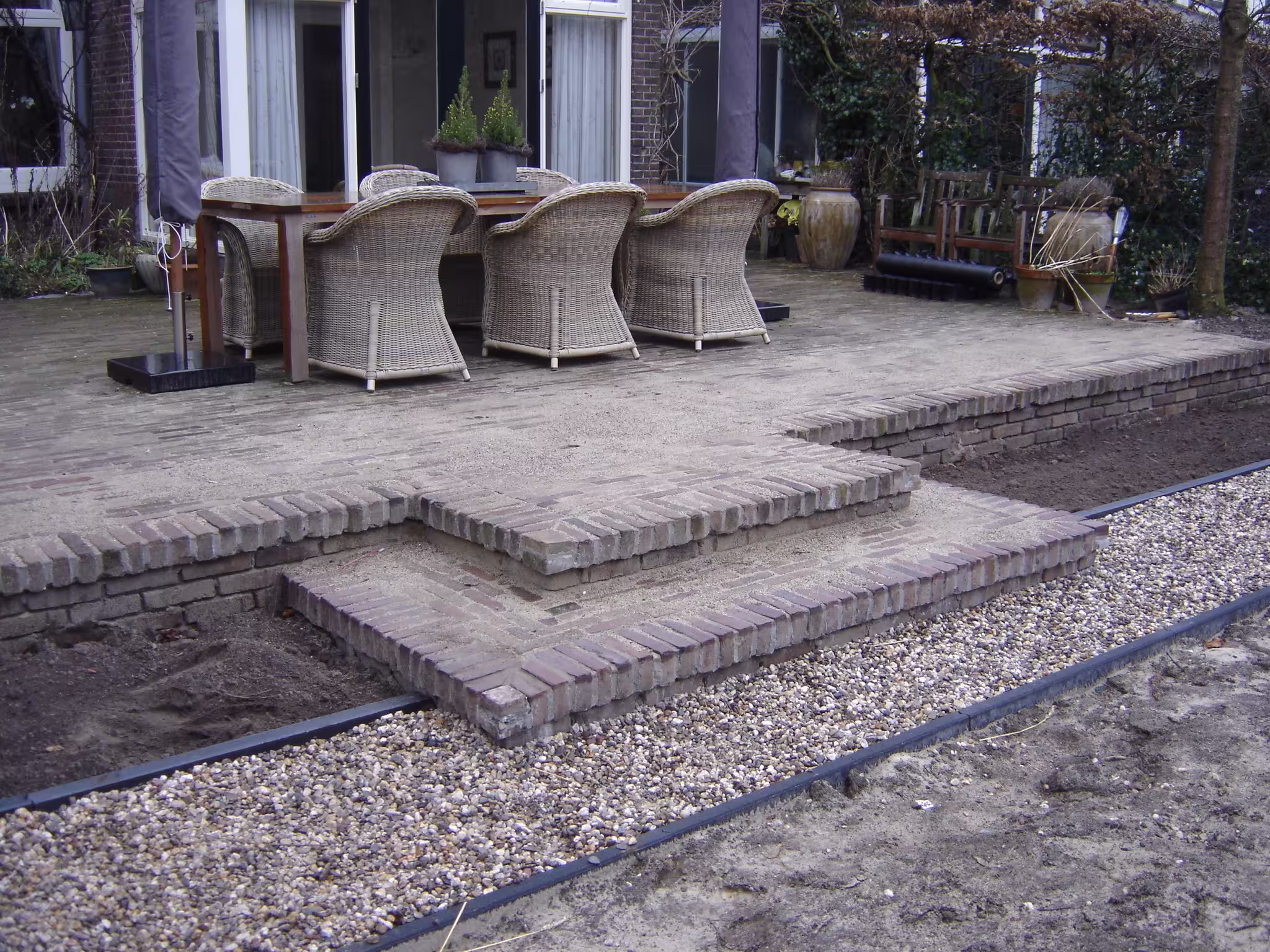 Verhoogd terras met trap